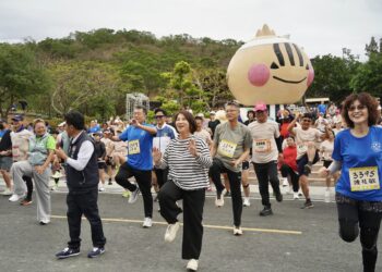 周春米鳴笛開跑　四重溪溫泉路跑結合單車打造運動旅遊新亮點