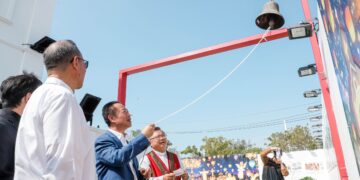 台灣燈會宗教燈區「好神抵嘉」　翁章梁走訪各宮廟燈座祈福