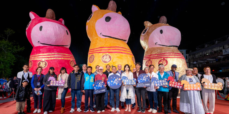 此生必遊！平溪天燈節 2/27 點亮夜空     首創馬年光雕秀祝福全台「馬祥厚運」