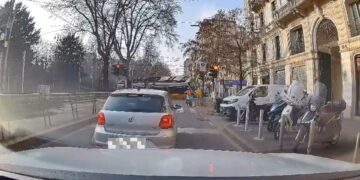 影音/米蘭電車出軌撞進建物 釀2死38傷慘劇