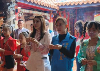 影音/清水岩寺傳愛12載 義賣家扶燈籠助學 美魔女楊惠絜議員蕭妤亘響應公益