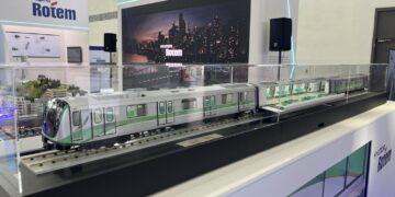 大寮林園議員李雨庭 小港林園線軌道列車搶先看