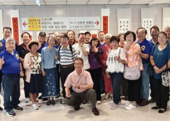 從軍旅到筆墨的華麗轉身：張延惠教授書畫展　高雄榮總盛大開幕