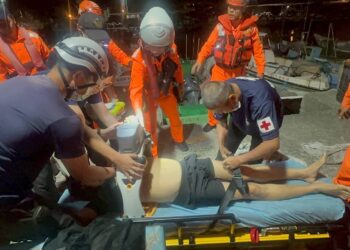 高雄市蚵子寮夜落水驚魂　海巡火速前往救援