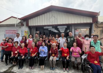 屏東市金泉里、瑞光里社區照顧關懷據點　歡喜揭牌周縣長鼓勵長輩多外出