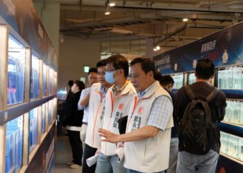 世界級孔雀魚世界盃 游進屏東農業物產館