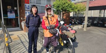 為民服務不分國界 枋警助美籍單車騎士順利環台