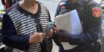 敲遍百家門！左營警不捨民眾心碎　「尋人啟事」感動一整條街