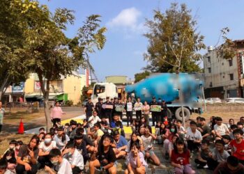 大車入校園實境體驗＋高強度執法雙軌並行　前鎮警全力防制大型車事故