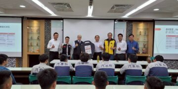 綠能運輸新里程！　裕益汽車捐贈屏東高工油電貨車