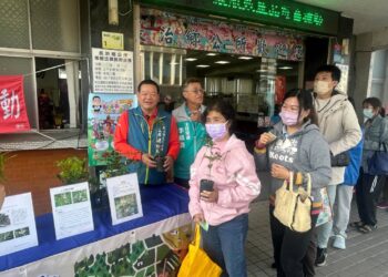 植樹愛長治　公所贈苗活動吸引民眾踴躍參與