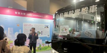 緩解運將荒！台中首創「全電動自駕巴士」水湳落地，串聯綠美圖開啟未來通勤模式