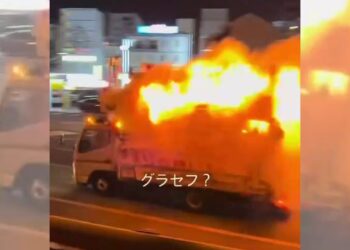 影音/烤地瓜車邊燃燒邊狂奔 直衝消防局求助滅火