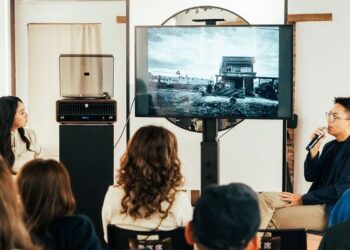 看見之前　先聽見：金獎導演林君陽攜手PHILIPS旗艦款TAV9000D黑膠唱片機走入大稻埕