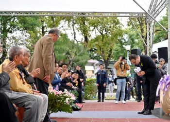 二二八事件 79 週年！侯友宜率團隊獻花追思     呼籲用愛與包容取代對立