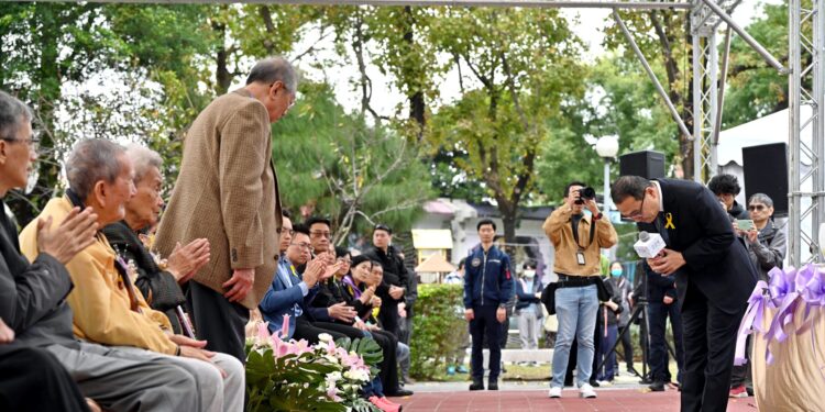 二二八事件 79 週年！侯友宜率團隊獻花追思     呼籲用愛與包容取代對立
