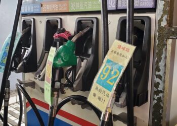 國內油價雙調漲 3/2起汽、柴油各漲0.2元及0.4元