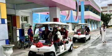 相守一甲子愛如藍寶石  榮家住民65周年紀念婚禮溫馨登場 