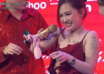 台商春酒太狂！越南洗頭技師為獎金拼了　嗨炸全場