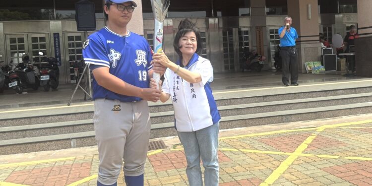 115全中運聖火抵南投！中興高中棒球隊熱情接引，497名健兒蓄勢待發