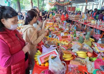 信仰與公益同在！深丘福德宮聖誕捐贈輔具、勘災車     朱惕之代表受贈