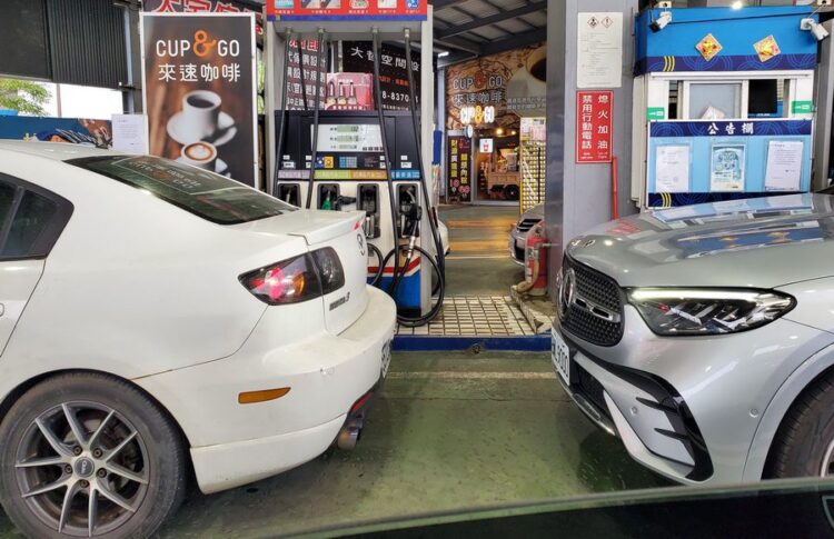 國際油價大漲！ 政府擴大穩定措施 3/16起國內油價不調整