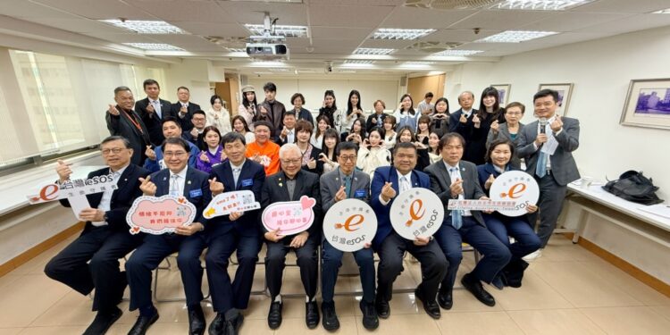 關心青少年心理健康    台北市生命線攜手國際扶輪3521地區第五分區  推廣「療心室」服務