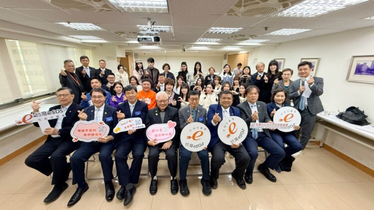 關心青少年心理健康    台北市生命線攜手國際扶輪3521地區第五分區  推廣「療心室」服務