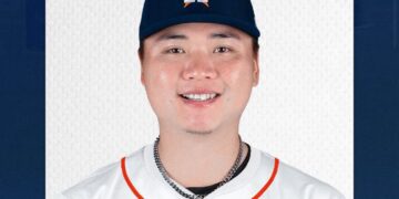 影/《MLB》太空人鄧愷威本季初登板 中繼2.1局2K好投勝投立馬開張!