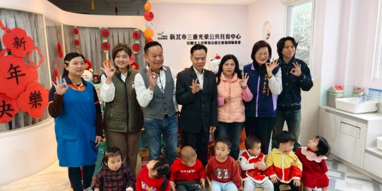 新春穿新鞋！李余典媒合企業贈 236 雙童鞋     點亮三重公托孩子笑顏