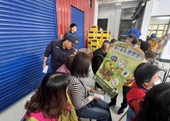 東港警結合社區反詐宣導 提升長者防詐意識