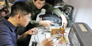 嘉大團隊研發視網膜仿生學視覺感測器　未來應用於人體植入可期