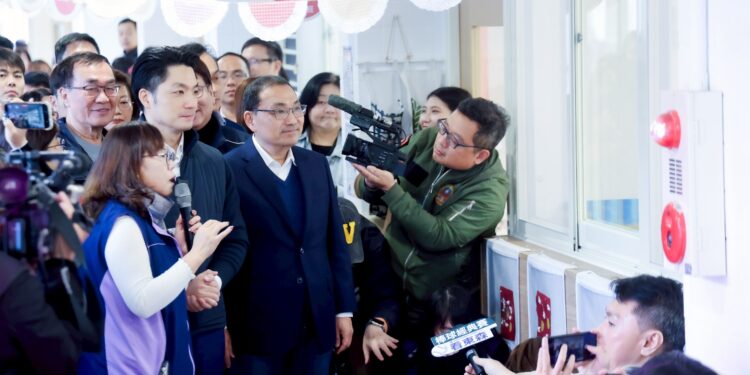 雙北首長共謀育兒福利！侯友宜接待蔣萬安參訪板橋公托     分享「全國第一」領先經驗