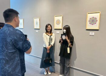 「色彩裡的自己」青少年創作畫展 屏東青少年中心正式開展