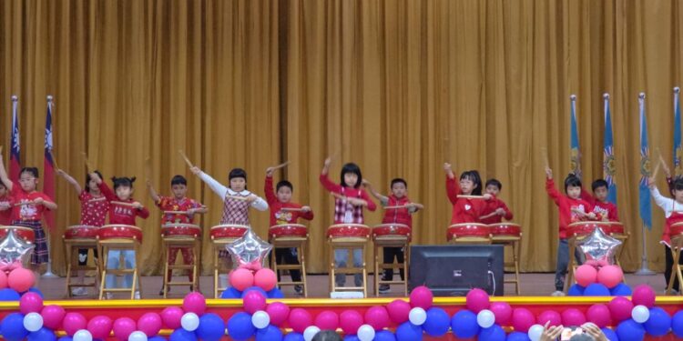 藝起分享！榮家攜手張榮發慈善基金會   樂齡3.0結業式溫馨登場