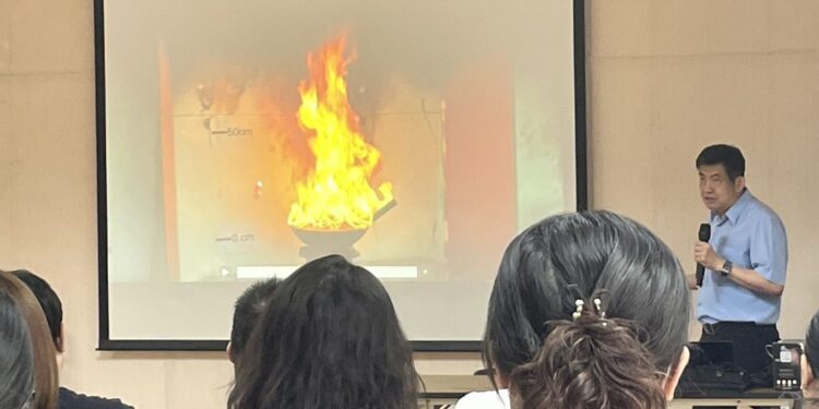 高雄首創XR滅火訓練　科技導入社福機構強化防災場域安全