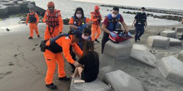 親水公園民眾落海 海巡署馳赴現場搜救