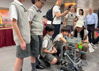 擁抱梵谷,探索生命的調色盤:普台國小「擁抱梵谷」創課聯合展演