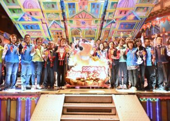 花壇白沙坑迎燈排元宵點燈祈福 198年民俗盛會照亮夜空