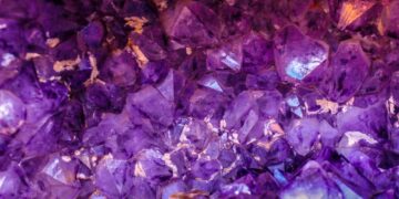 從黑到金的能量光譜    解密電氣石與各類髮晶對生活的能量影響