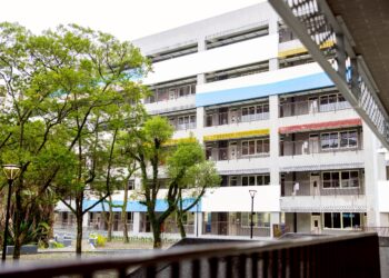 老舊校舍華麗轉身！秀峰高中新忠孝樓 2 月如期啟用     工務局長：構築安全校園