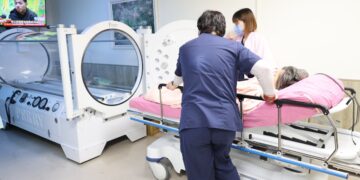 阿嬤遭犬撕咬將4度清創   彰化醫院提免費高壓氧加快傷勢復原