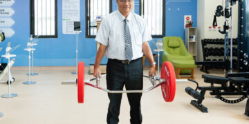 銀髮也能練槓鈴！台南市立醫院「肌廠實驗室」揭幕  用AI客製化運動處方