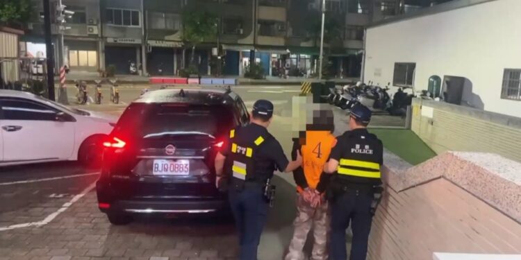 疑停車糾紛毀損車輛並徒手攻擊車主　左營警迅速到場逮捕男子依法送辦