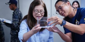 在世界地球日的今天　我們在太平島看見了海龜正準備產卵