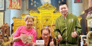 從小拜太子爺！《三清》導演陳毅敬獻桃園護國宮東北巡會香 400片聯名貼片