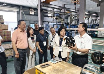 雲林旅外企業心懷社會公益精神 廣贏國際公司捐贈安全帽遍及海內外