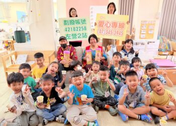 愛心爆米花牽動世紀大愛　人瑞攜幼兒共慶兒童節