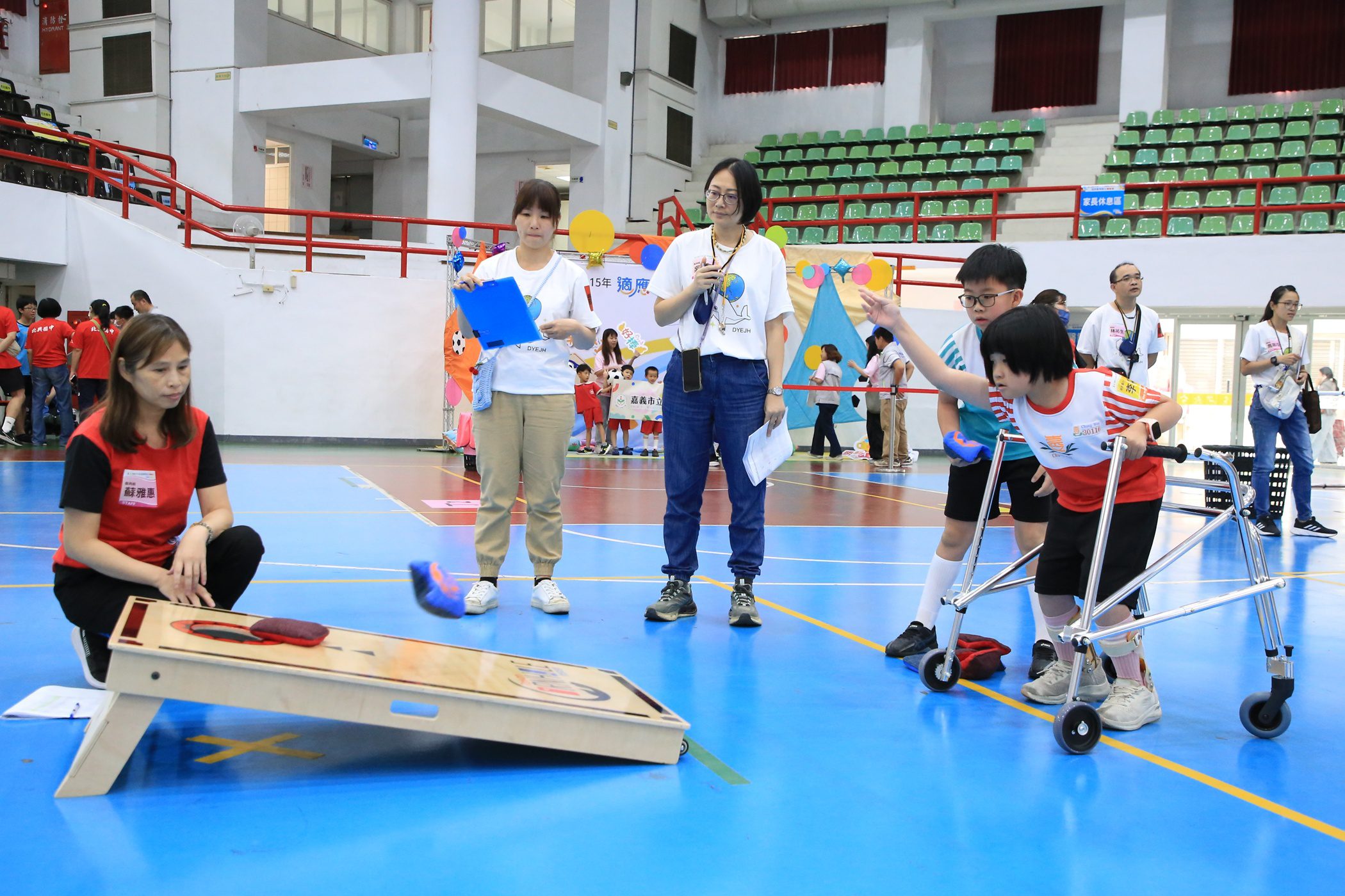 實現運動平權城市 嘉市「適應體育融合運動會」首創布袋球促進共融
