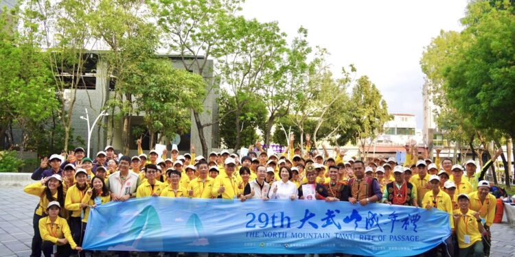 第29屆大武山成年禮　58名勇者負重18公斤